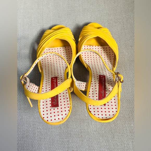 B.A.I.T. Vintage Inspired Heels YELLOW
Size 7.5 - Picture 4 of 7